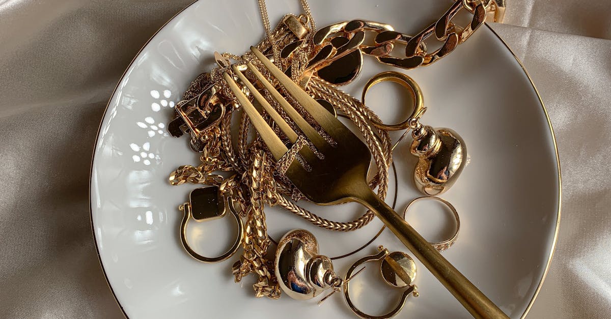 Customising Your Rose Gold Jewellery: A Guide