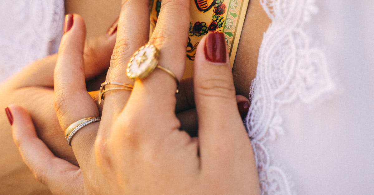Essential Features to Examine When Purchasing Gold Jewellery