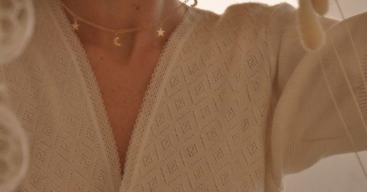 How to Identify Authentic Gold Jewellery When Shopping Online